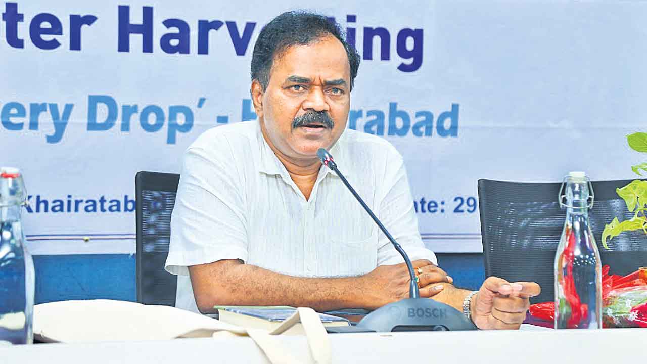 భారీగా ఐఏఎస్‌, ఐపీఎస్‌ల బదిలీలు.. మున్సిపల్‌ శాఖ ముఖ్యకార్యదర్శిగా దానకిశోర్‌