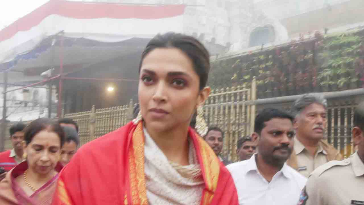 Deepika Padukone | తిరుమల శ్రీవారిని దర్శించుకున్న బాలీవుడ్‌ నటి దీపికా పదుకొణె