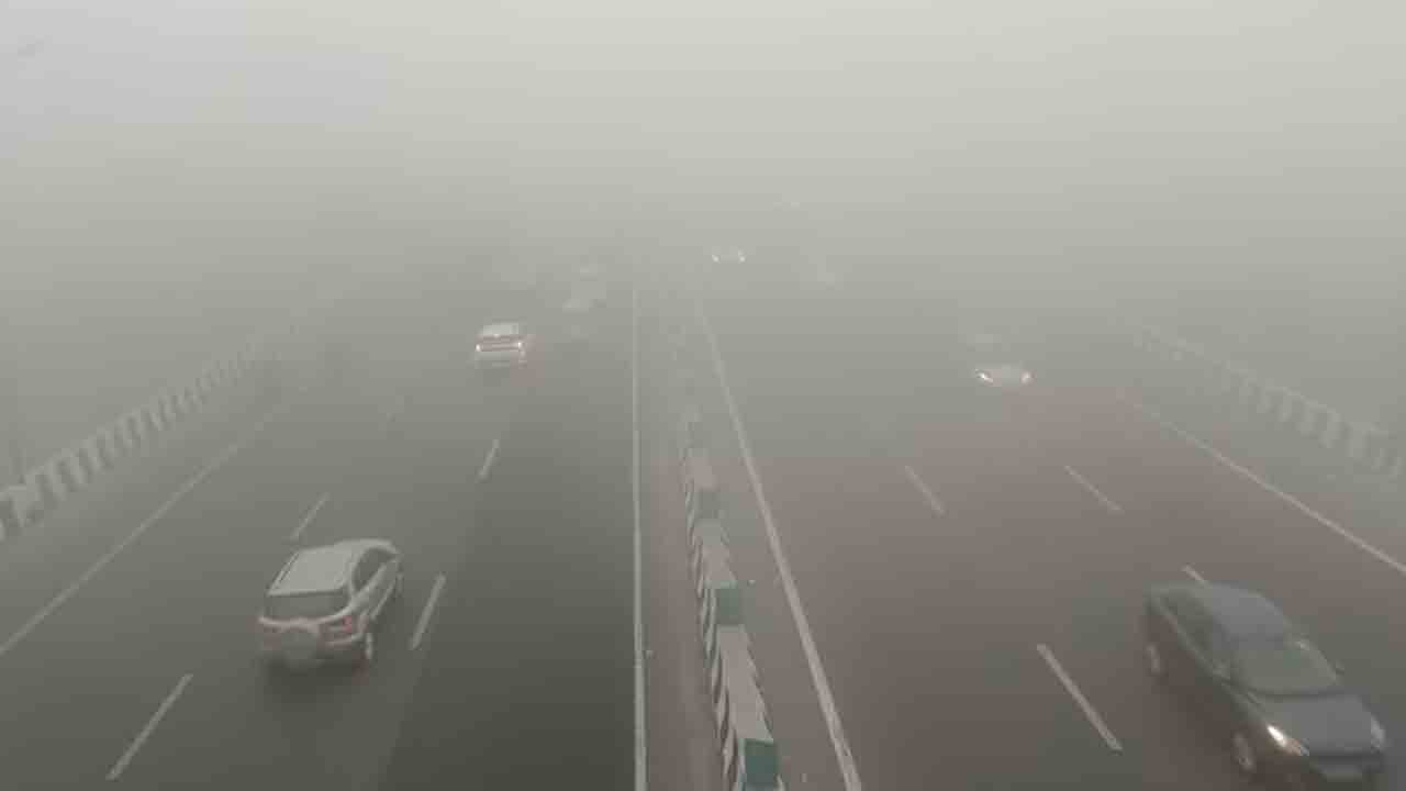 Dense Fog | ఢిల్లీ గజగజ.. 110 విమాన రాకపోలకు అంతరాయం