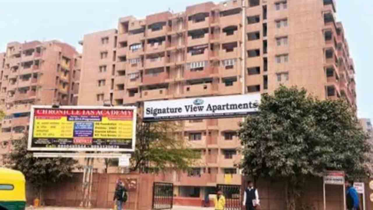 Delhi housing society | 12 హౌసింగ్ సొసైటీ టవర్లు అన్‌ సేఫ్‌.. ఏడు రోజుల్లో ఖాళీ చేయాలంటూ నోటీసు