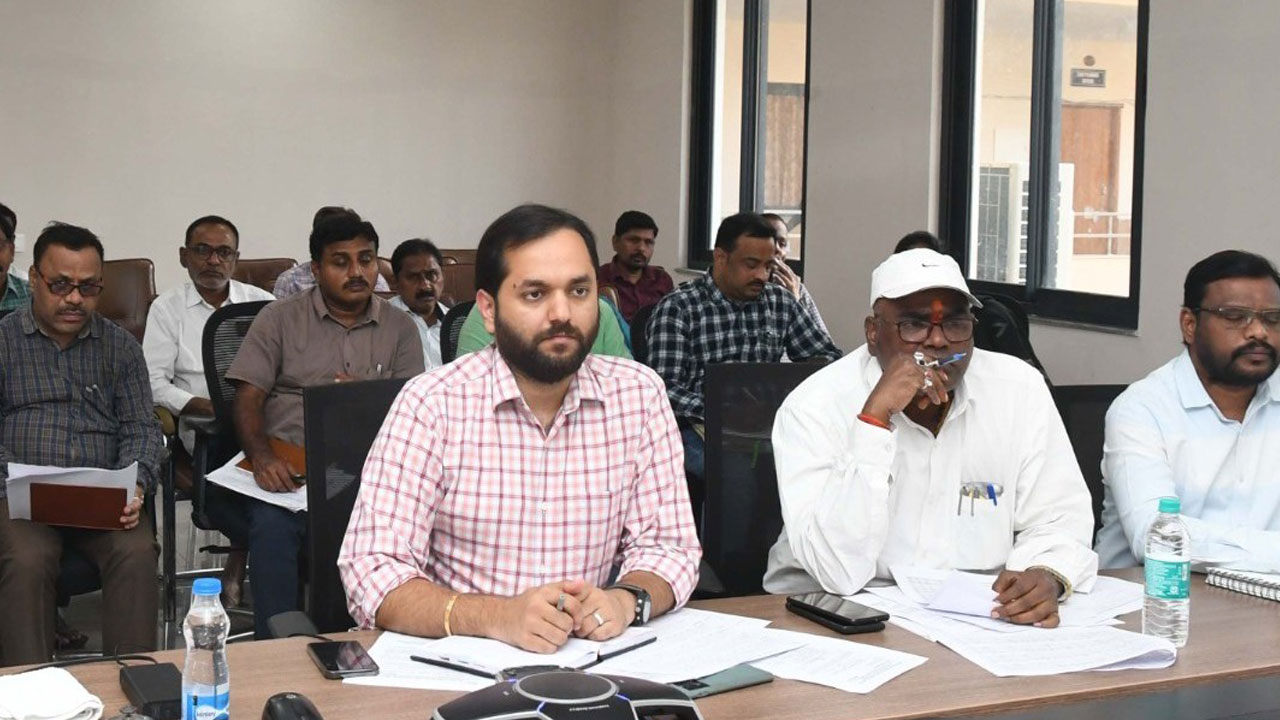 పార్లమెంట్‌ ఎన్నికలకు సర్వం సిద్ధం చేయాలి