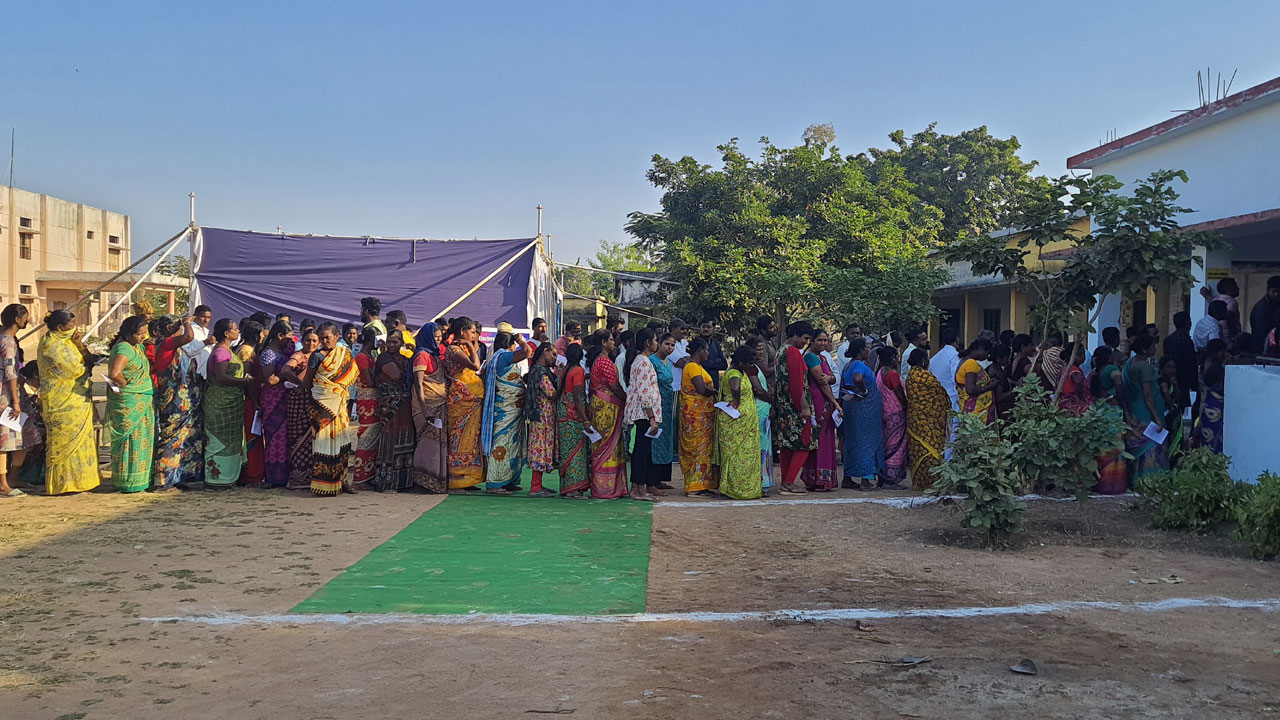 ఓటోత్సాహం..