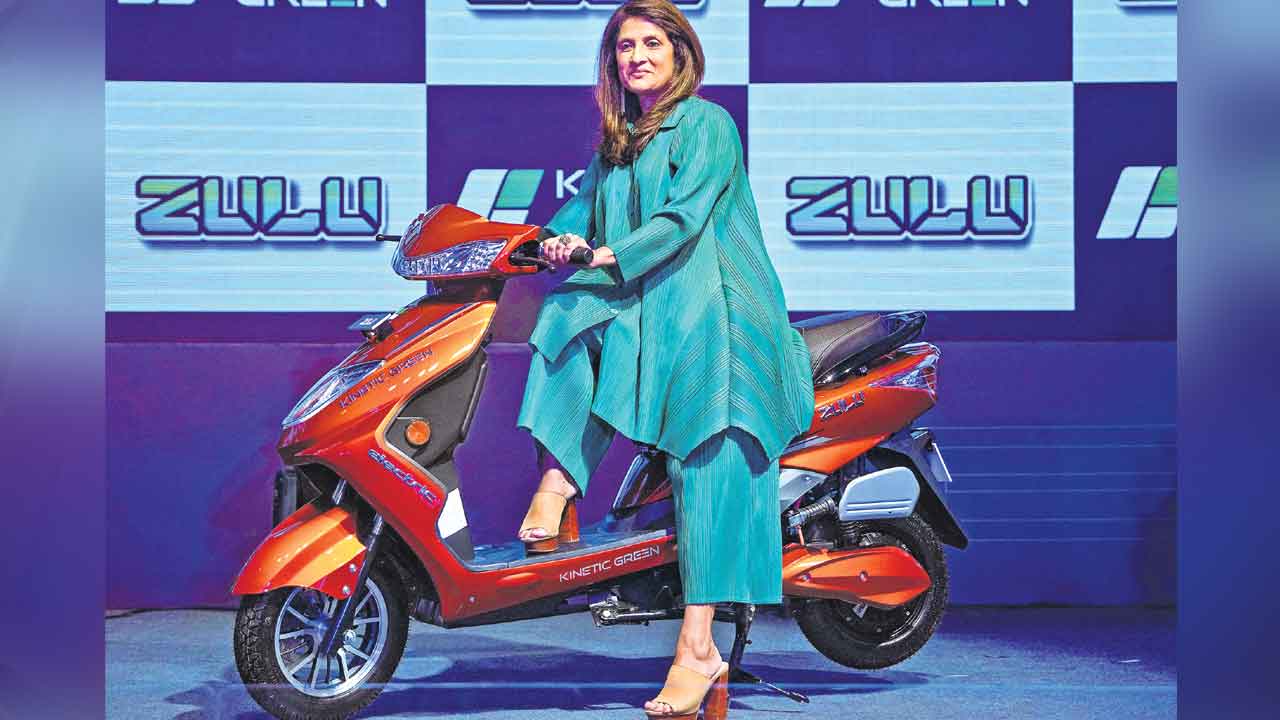 కినెటిక్‌ సరికొత్త ఈ-స్కూటర్‌