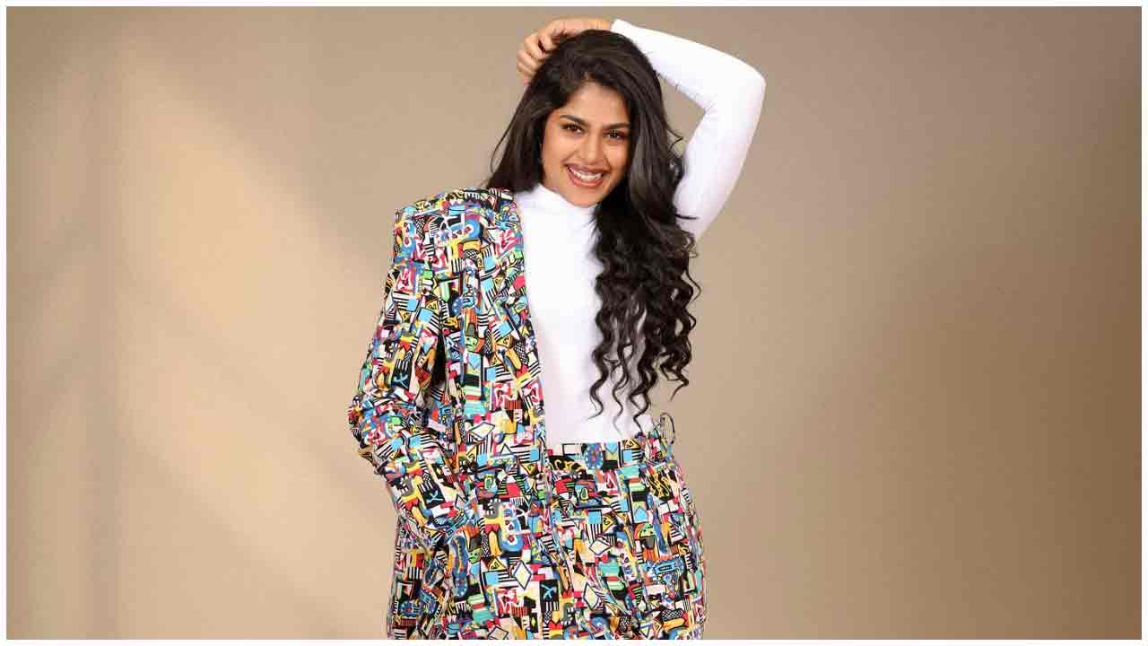 Faria Abdullah | చిరునవ్వుతో ప్రాణాలు తీస్తున్న ఫరియా అబ్దుల్లా..