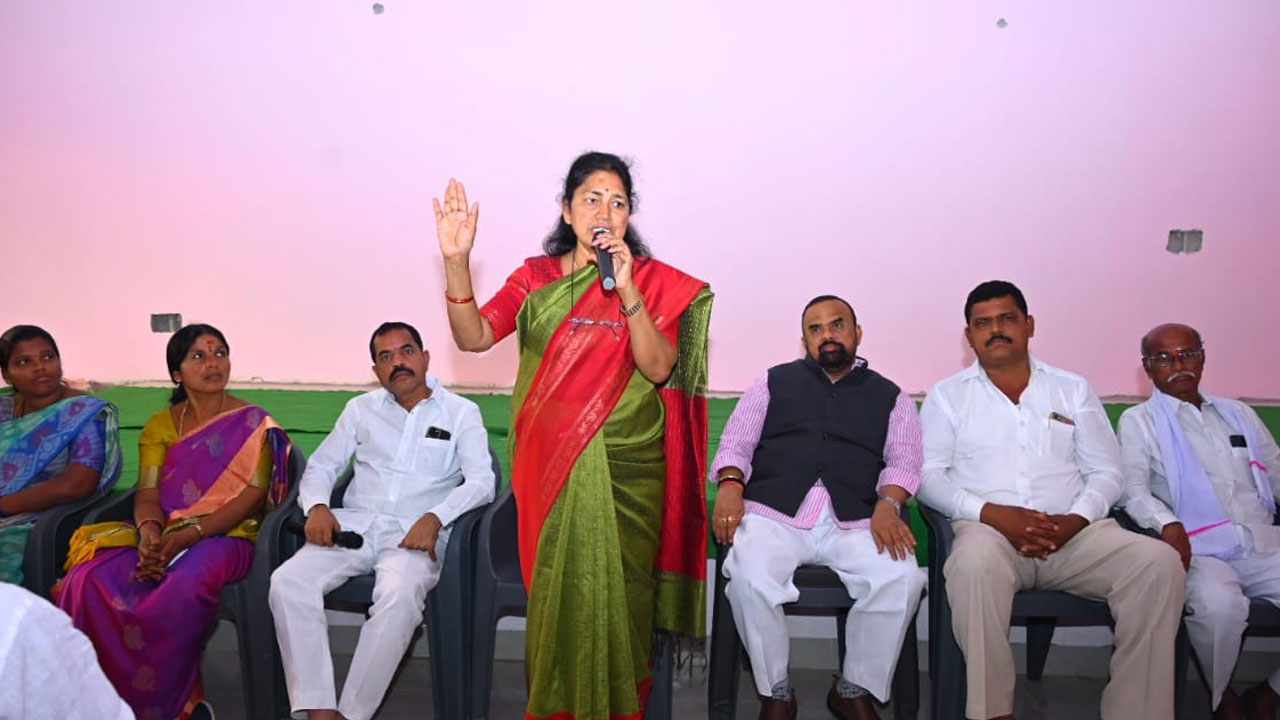 ప్రభుత్వ పథకాలను ప్రజలకు చేరవేయాలి