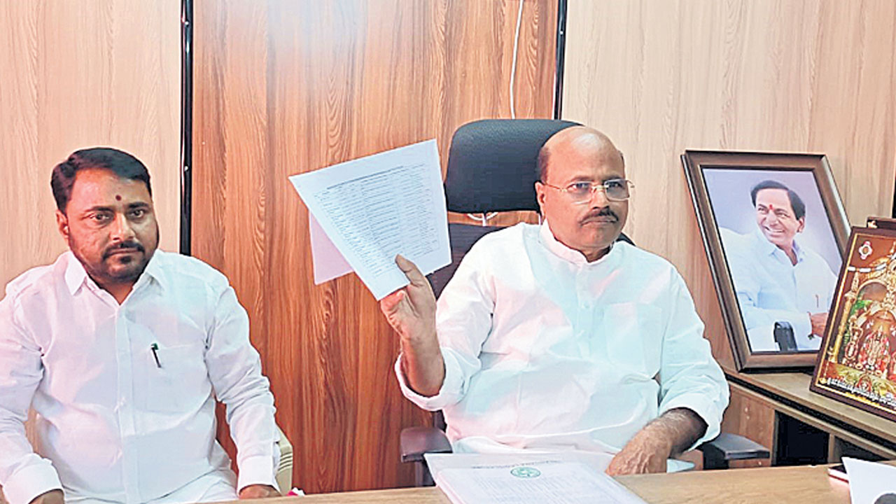 కేటాయించిన నిధులను ఖర్చు చేయాలి