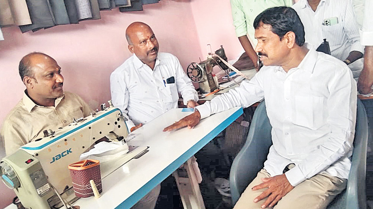 ప్రజల మధ్యనే ఉంటా..