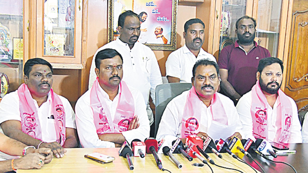 ఆరు గ్యారెంటీల వాయిదాకే ‘ప్రజాపాలన’