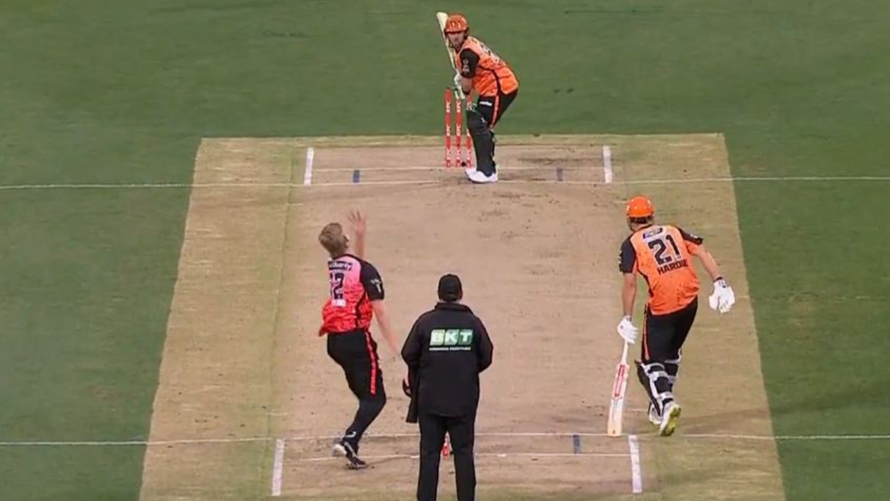 BBL 2024: బంతి వేస్తే తలలు పగిలేలా స్పందించిన పిచ్‌.. మ్యాచ్‌ రద్దు.. బిగ్‌బాష్‌ లీగ్‌లో ఆసక్తికర పరిణామం