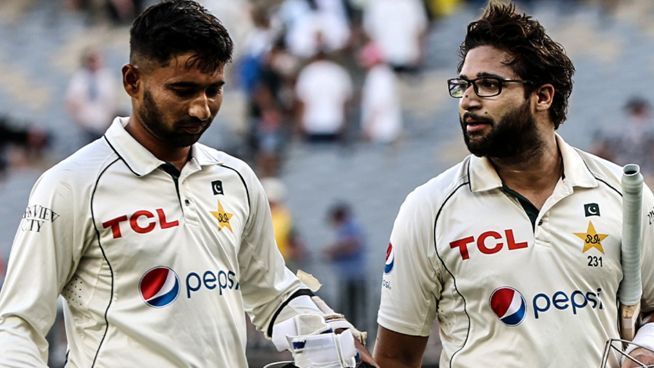 AUSvsPAK 1st Test: ఆసీస్‌ భారీ స్కోరు.. ధీటుగా బదులిస్తున్న పాకిస్తాన్‌..