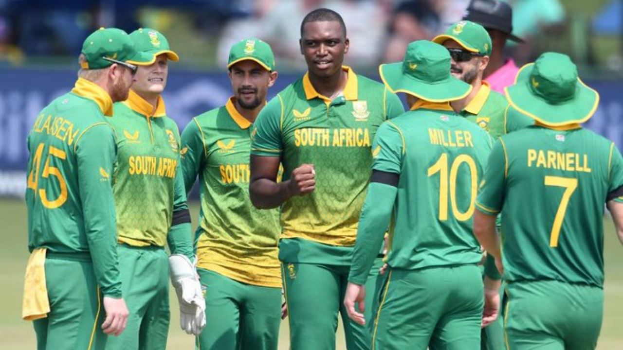 INDvsSA:  సిరీస్‌ ఆరంభానికి ముందే సఫారీలకు భారీ షాక్‌.. కీలక పేసర్‌ ఔట్‌