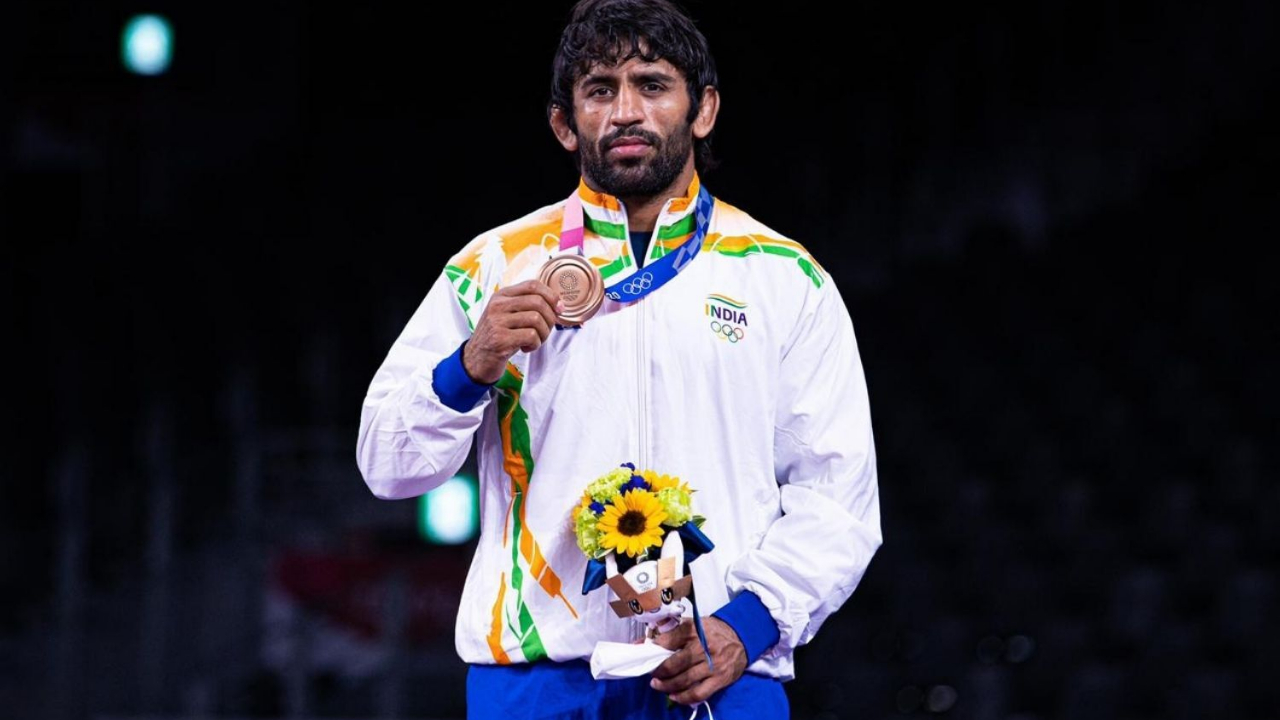 Bajrang Punia: బజరంగ్‌ నిర్ణయంపై స్పందించిన కేంద్ర క్రీడా మంత్రిత్వ శాఖ.. ఏమందంటే…!