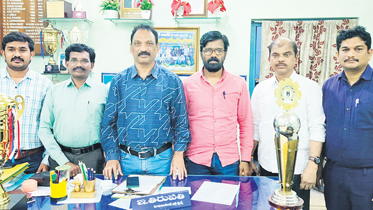 ‘అండర్‌ గ్రౌండ్‌’లో ఆర్కే 6 టాప్‌