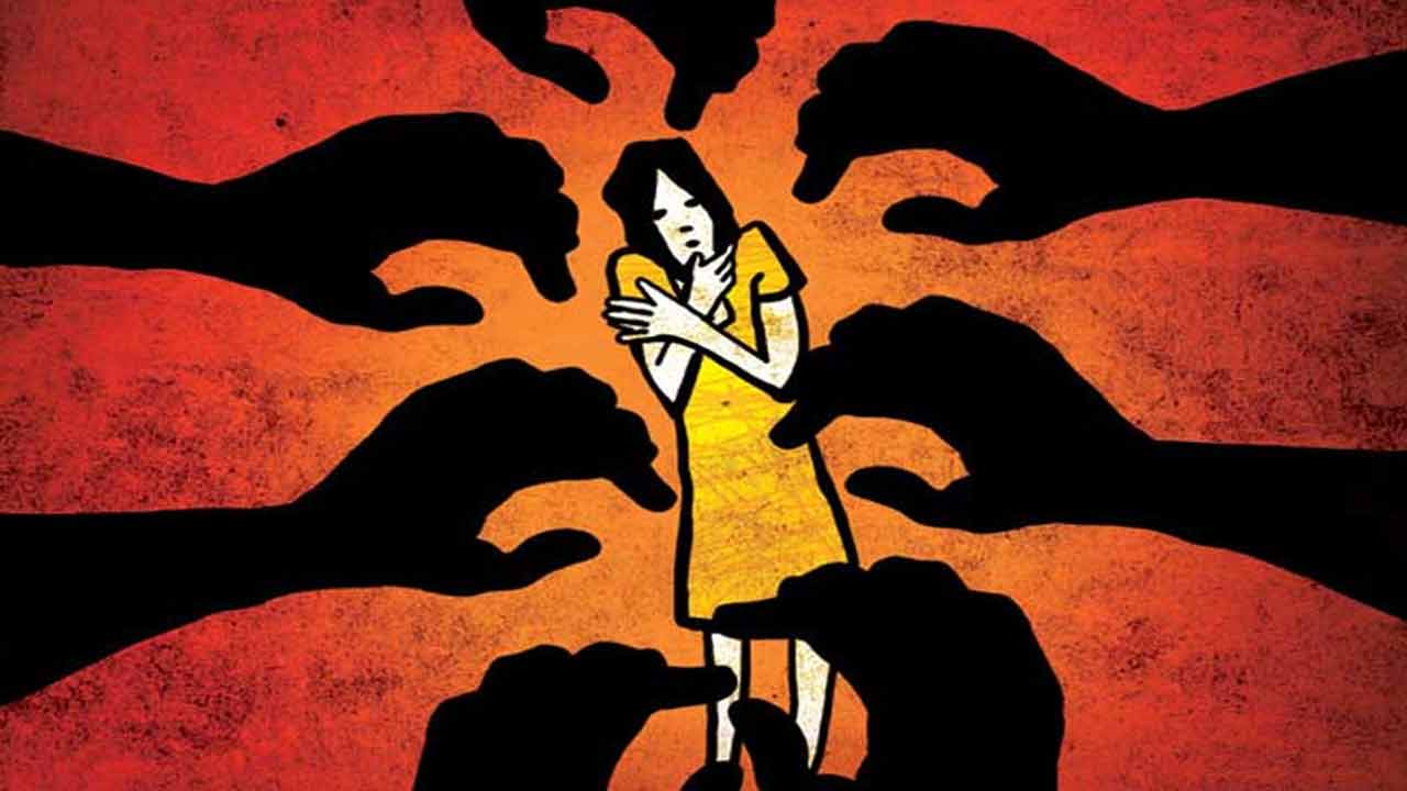 Girl raped by four | బాలికను ప్రలోభపెట్టి పంపిన మహిళ.. ముగ్గురు బాలురతోసహా నలుగురు లైంగిక దాడి