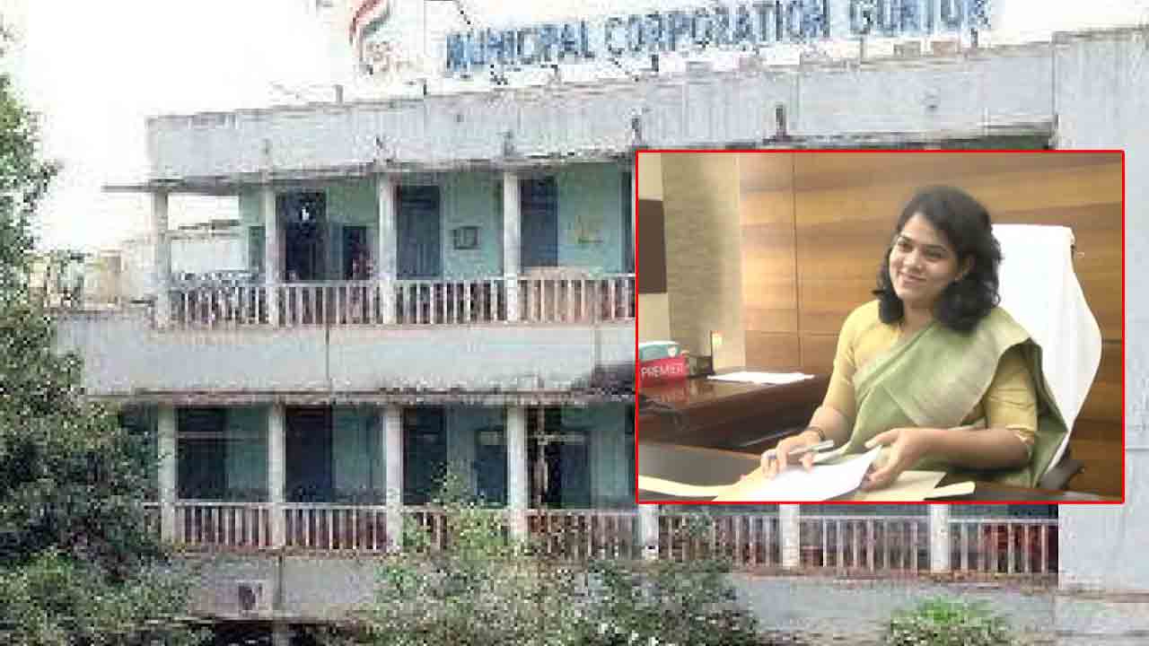 Imprisonment | కోర్టు ఆదేశాలను పాటించని మున్సిపల్‌ కమిషనర్‌కు జైలు శిక్ష