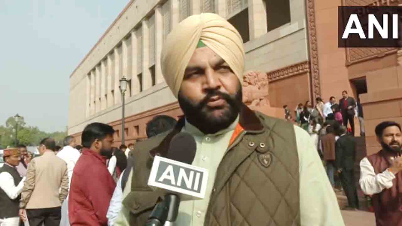 Security Breach | నిందితుడి చేతిలోని పొగ గొట్టాన్ని లాక్కుని బయటకు విసిరేశా : కాంగ్రెస్‌ ఎంపీ