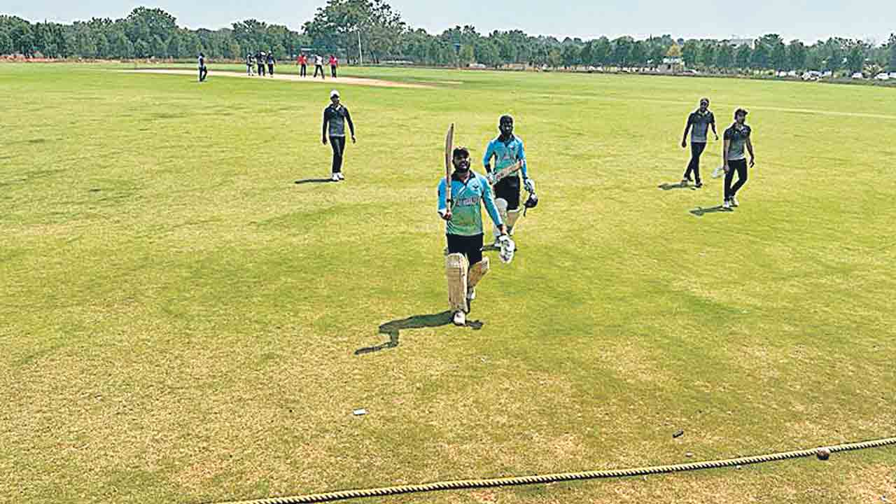 Cricket Grounds | ఔటర్‌ చుట్టూ క్రికెట్‌ గ్రౌండ్లు.. శివారు ప్రాంతాల్లో సరికొత్త కల్చర్‌