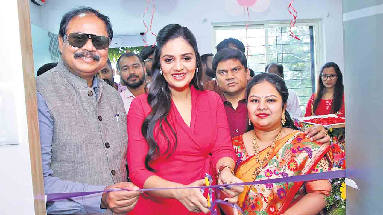 మియాపూర్‌లో శ్రీముఖి..