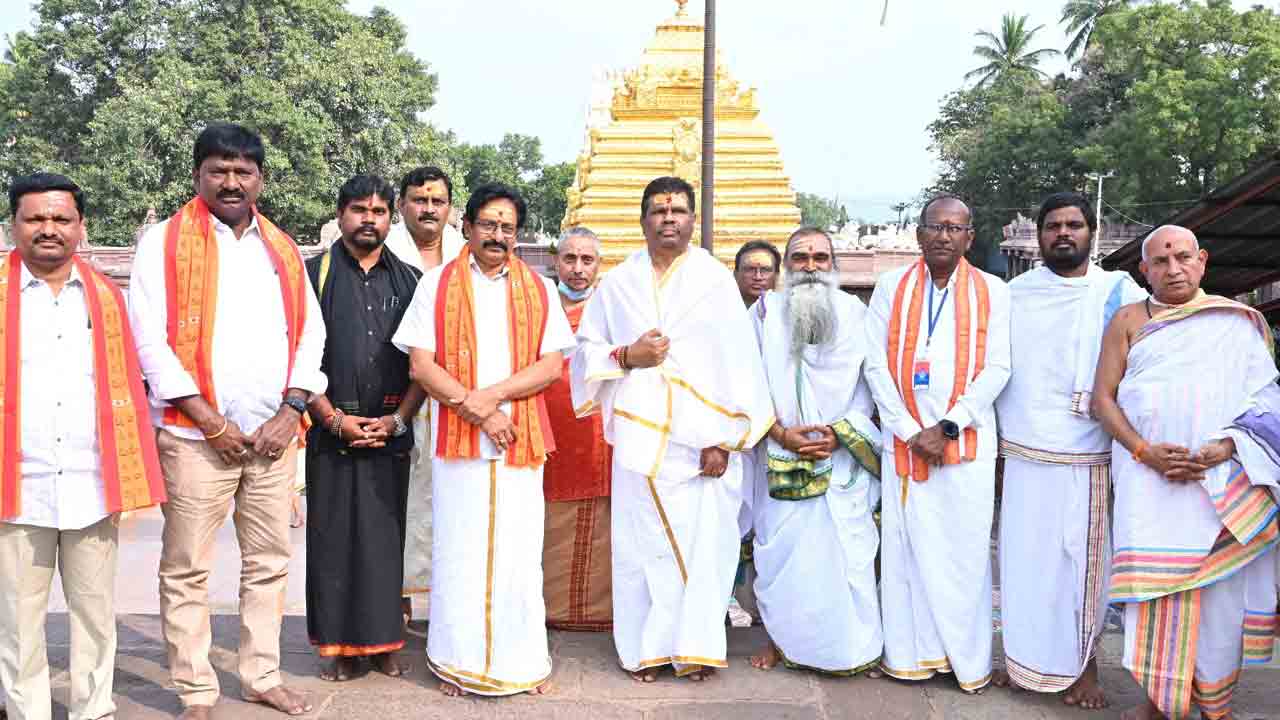 Srisailam | స్వామి అమ్మ‌వార్ల‌ను ద‌ర్శించుకున్న ఏపీ దేవాదాయ స్పెష‌ల్ చీఫ్ సెక్ర‌ట‌రీ