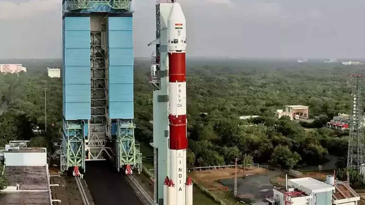 ISRO | మరో ప్రయోగానికి సిద్ధమైన ఇస్రో.. పీఎస్‌ఎల్వీ-సీ58 కౌంట్‌డౌన్‌ షురూ