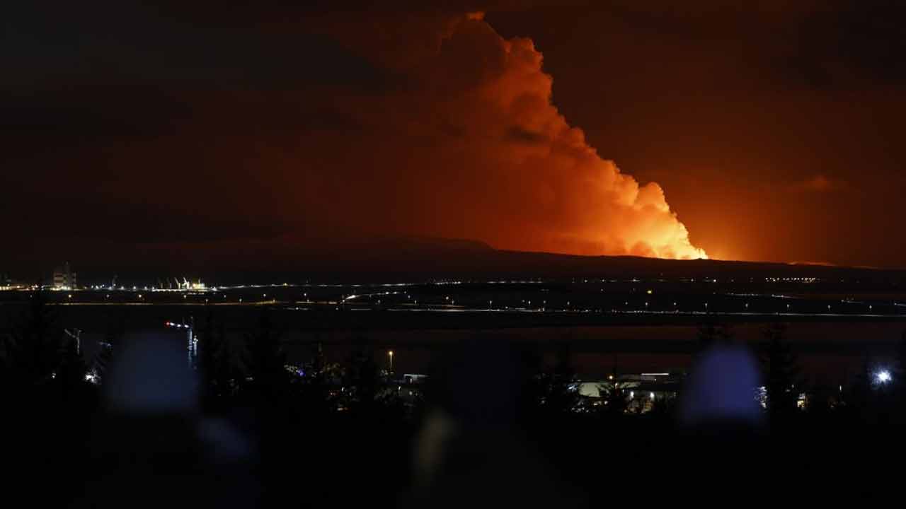 Volcanic Eruption | ఐస్‌లాండ్‌లో పేలిన అగ్నిపర్వతం..