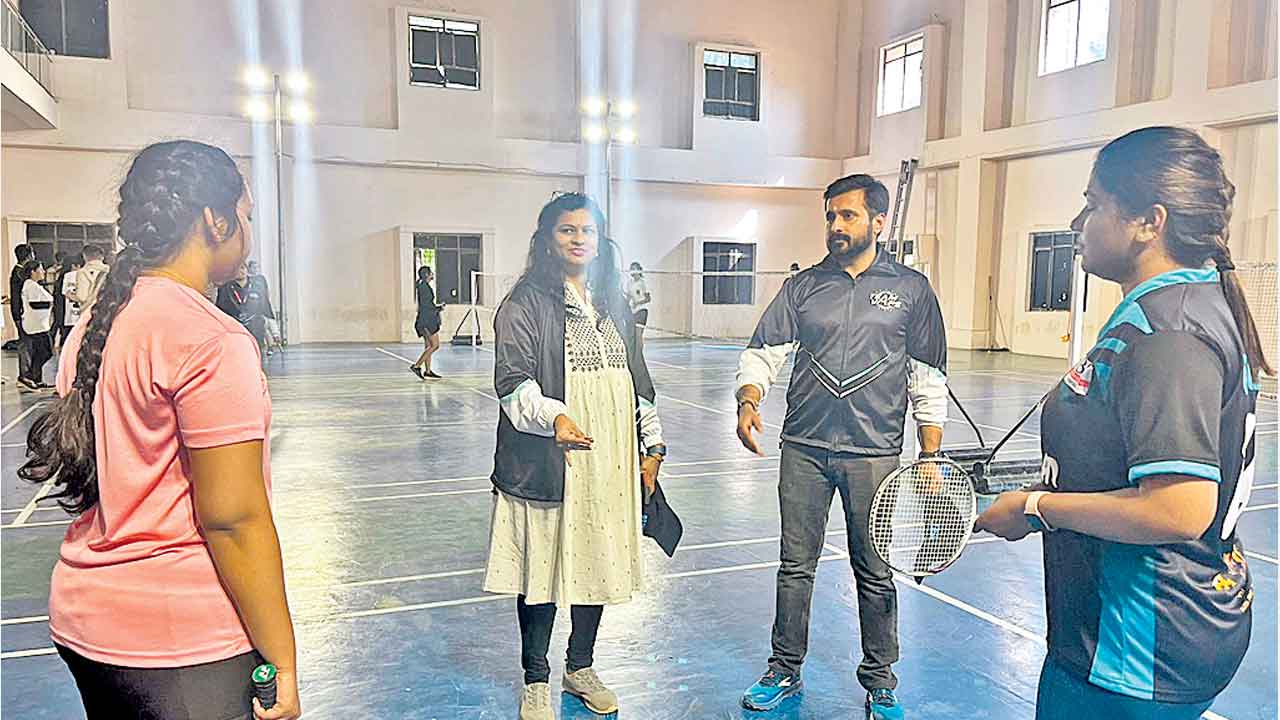 ఇక్ఫాయ్‌లో క్రీడోత్సవాలు