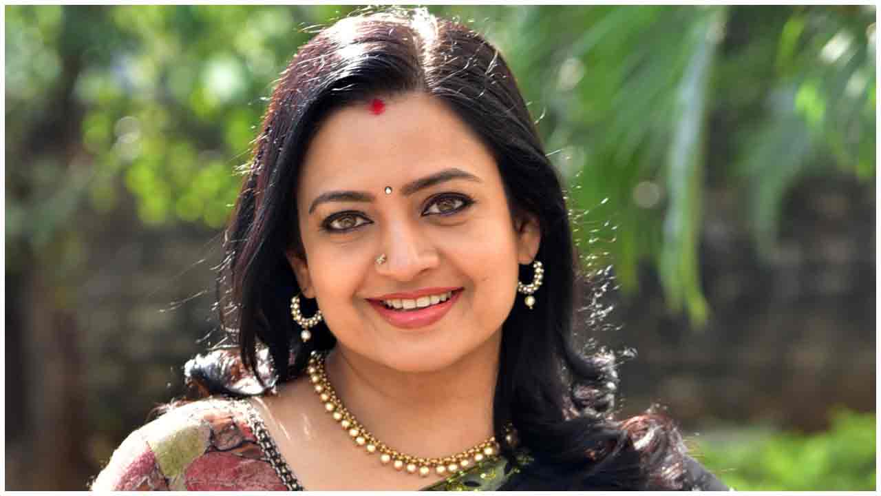 Indraja | బూట్‌కట్ బాలరాజు మూవీ టీజర్ లాంచ్‌ ఈవెంట్‌లో ఇంద్రజ..