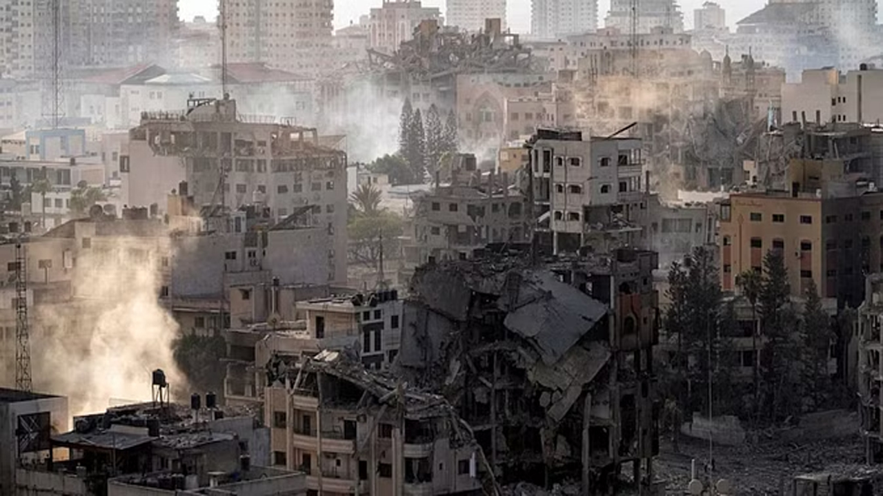 Israeli-Hamas War | ఖాన్‌ యూనిస్‌లో హమాస్‌ టెన్నెల్స్‌పై ఐడీఎఫ్‌ భీకరదాడులు.. 24గంటల్లో 200 మంది మృతి..!