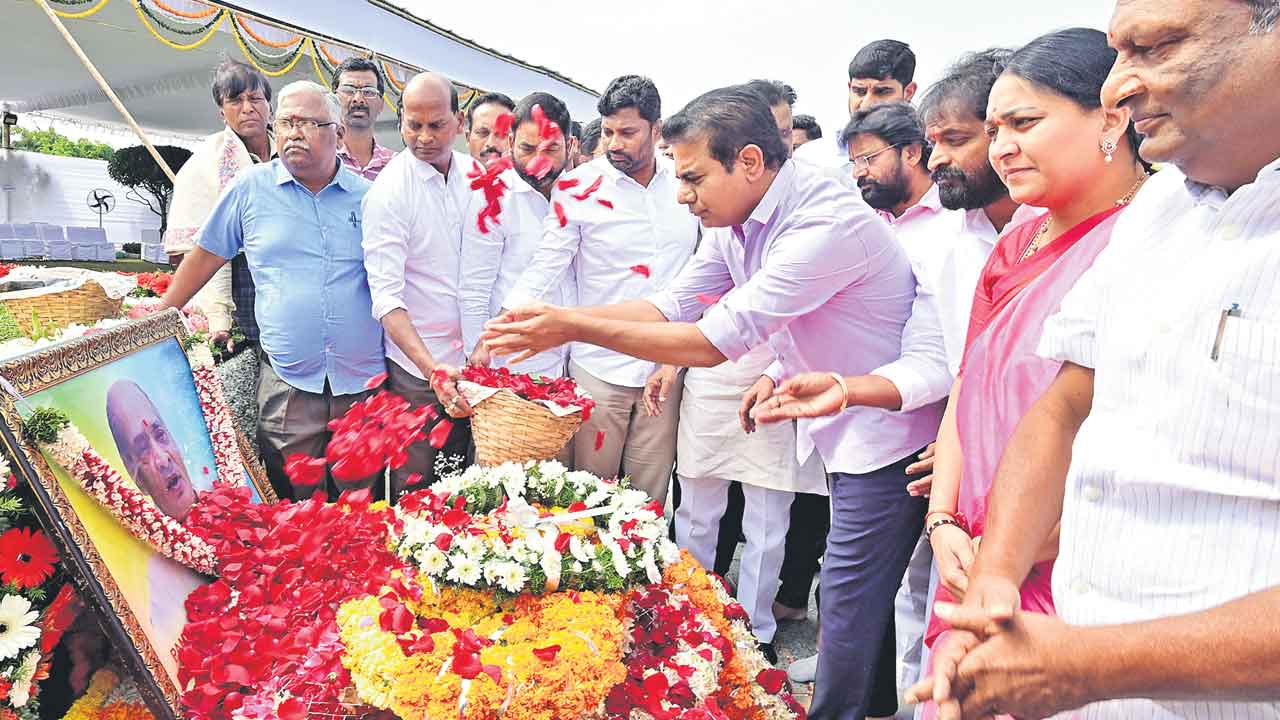 పీవీకి భారతరత్న ఇవ్వాలి