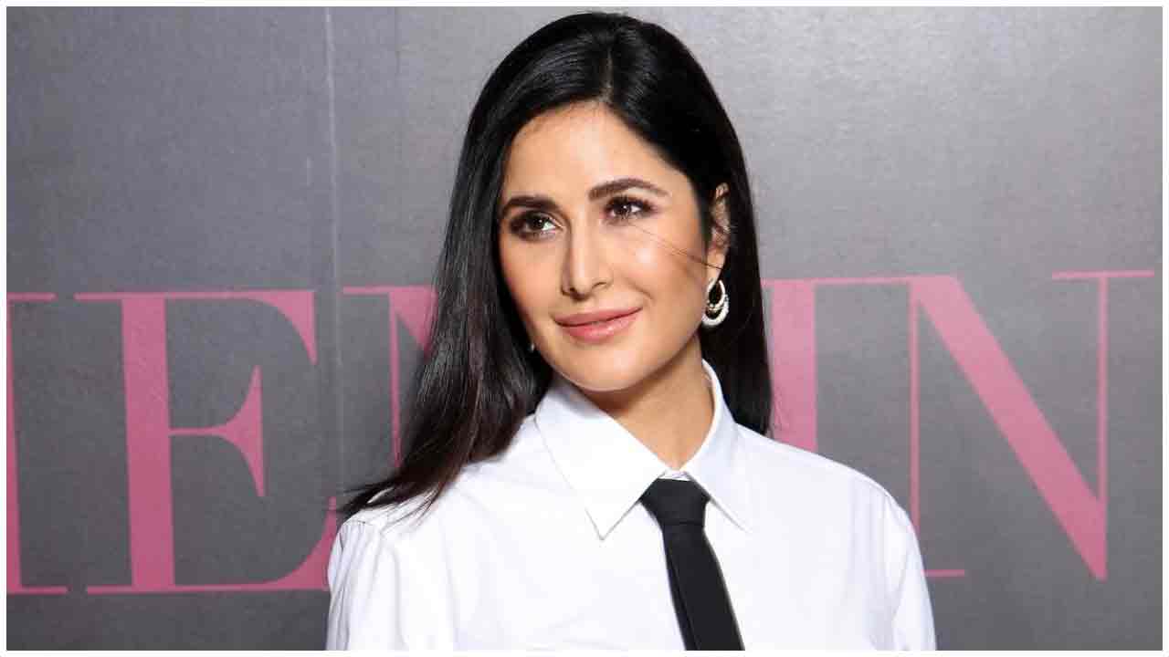 Katrina Kaif | ముసిముసి నవ్వులతో మెస్మరైజ్ చేస్తున్న కత్రినా కైఫ్