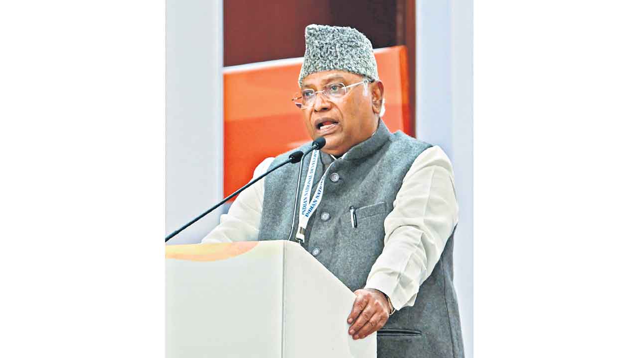 ఇండియా కూటమి ప్రధాని అభ్యర్థిగా ఖర్గే?