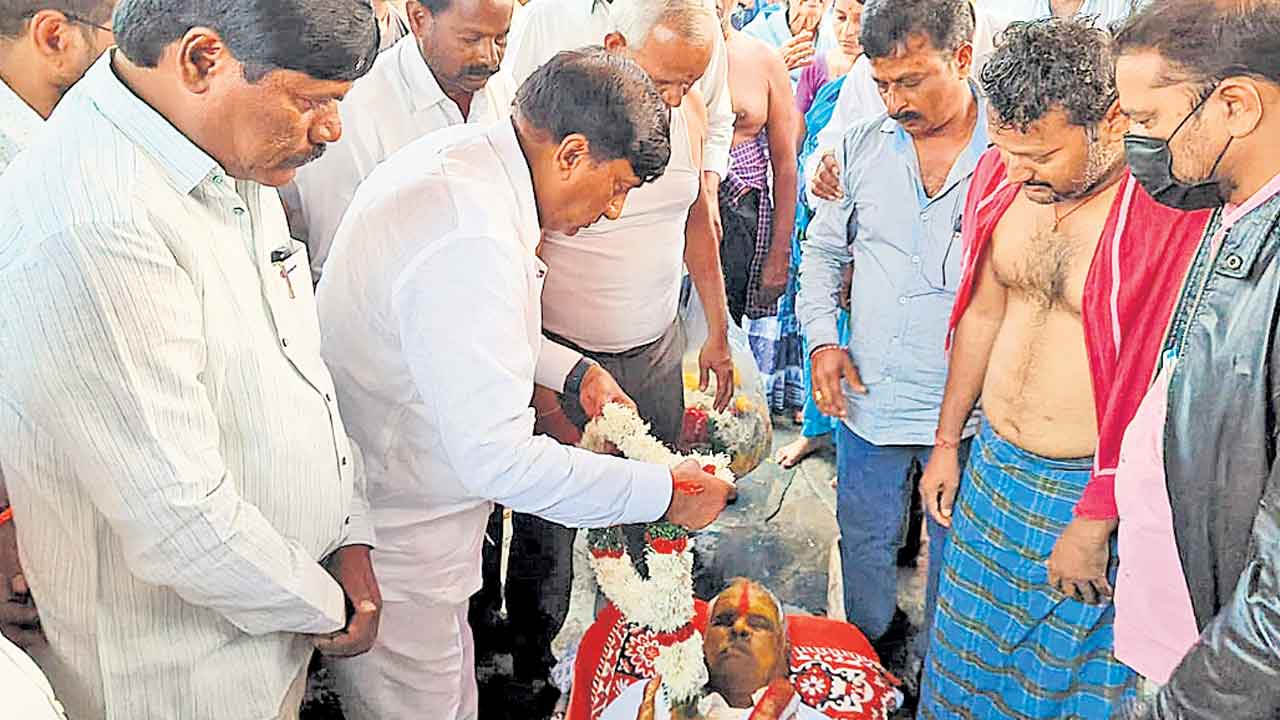 తెలంగాణ ఉద్యమ నేత కోల మృతి