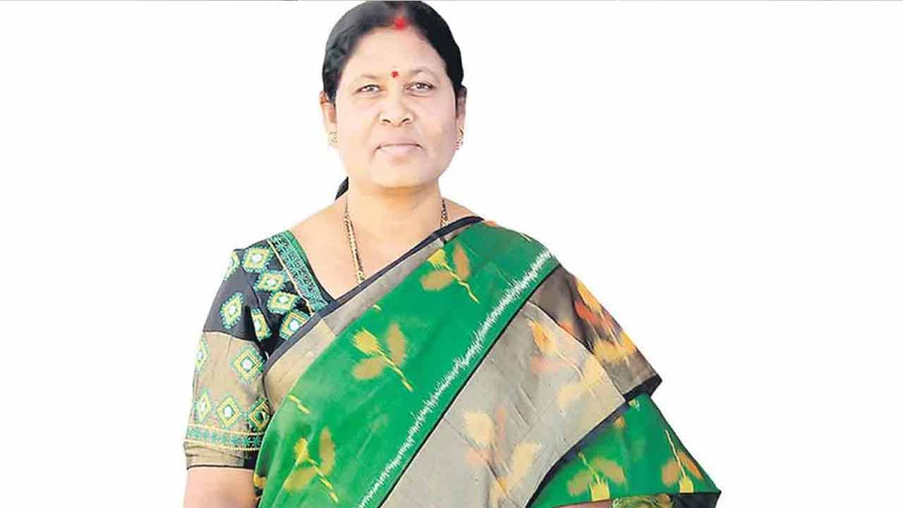 Kova Lakshmi | ఆసిఫాబాద్ జడ్పీ చైర్పర్సన్ పదవికి కోవ లక్ష్మీ రాజీనామా.. చైర్మన్గా కోనేరు కృష్ణారావు