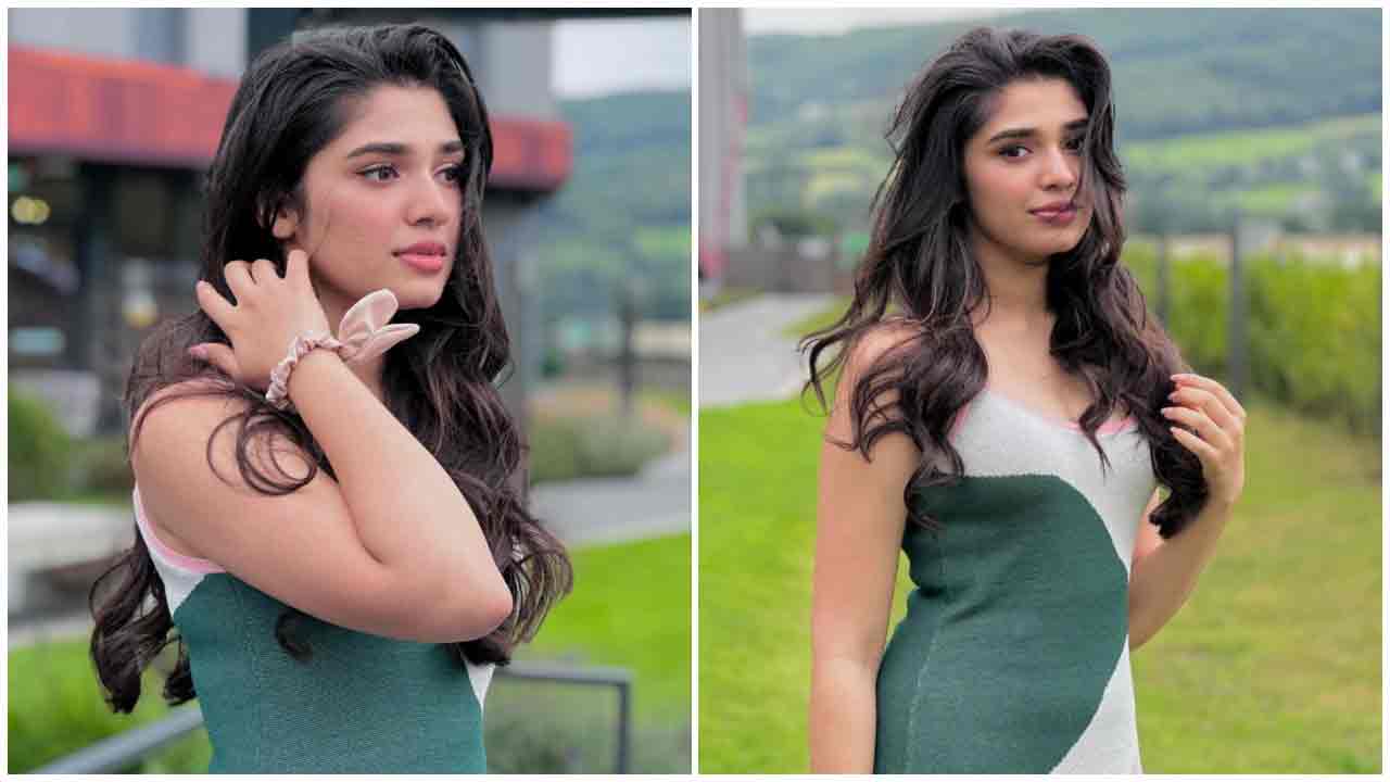 Krithi Shetty | చిరునవ్వుతో చంపేస్తున్న కృతి శెట్టి..