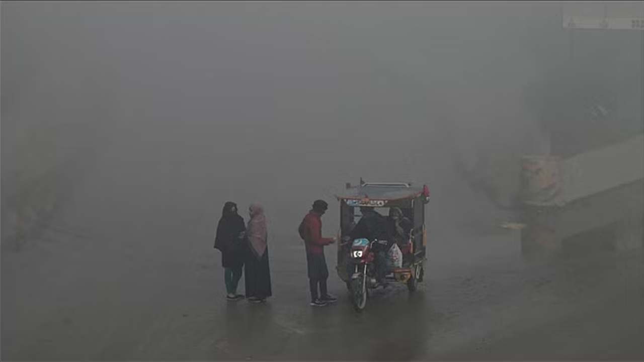 Artificial Rain | పాక్‌లో తొలిసారి కృత్రిమ వర్షం.. పొల్యూషన్‌ను తగ్గించేందుకే..!