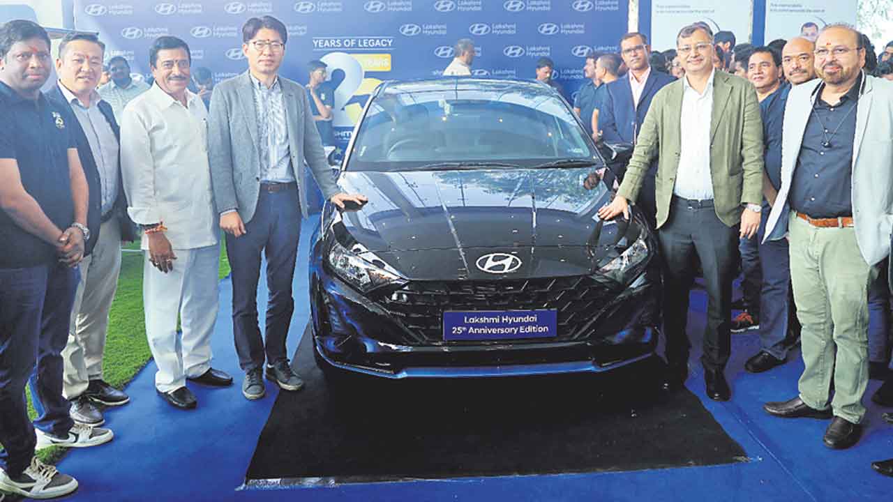 ఘనంగా లక్ష్మి హ్యుందాయ్‌ వార్షికోత్సవం