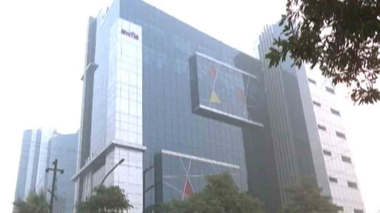 Lift Crashes | 8వ అంతస్తు నుంచి పడిపోయిన లిఫ్ట్‌.. తొమ్మిది మంది ఐటీ ఉద్యోగులకు గాయాలు