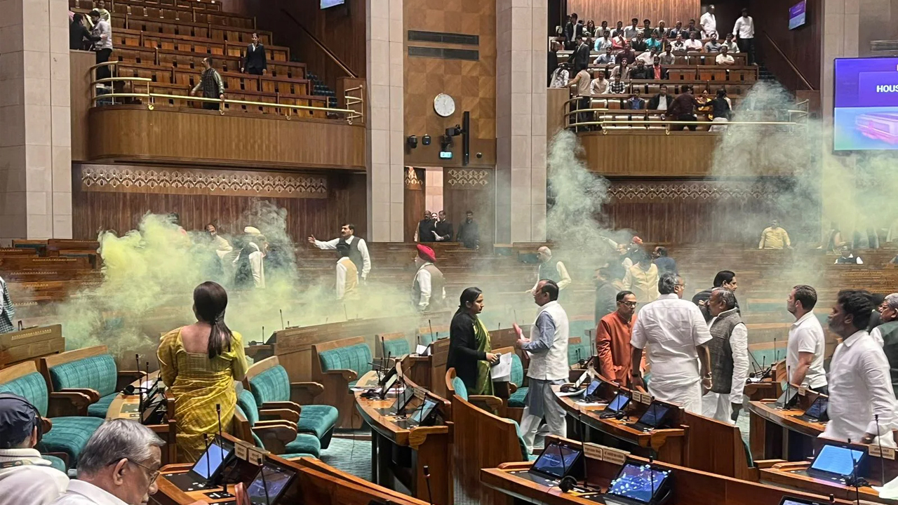 Parliament security Breach | లోక్సభలో భారీ భద్రతా లోపం..! ఘటనలో ఆరుగురి హస్తం..!
