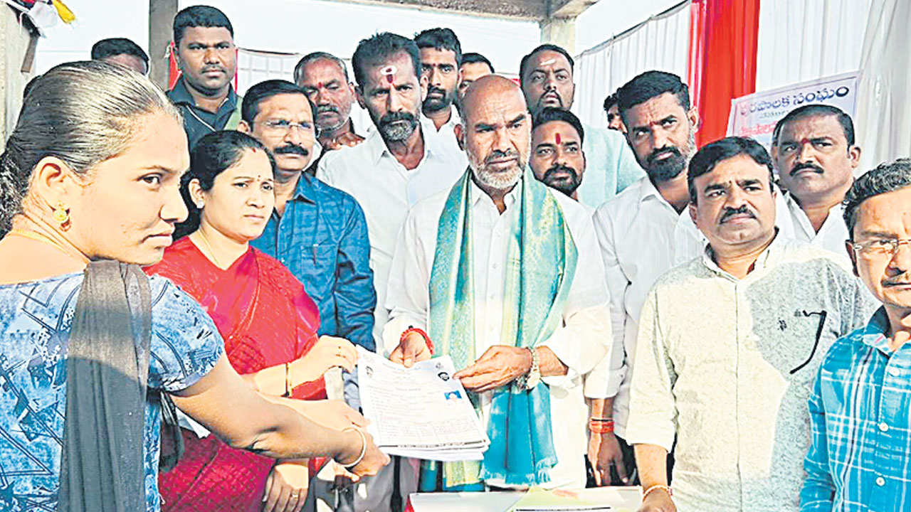 అర్హులందరికీ సంక్షేమ ఫలాలు