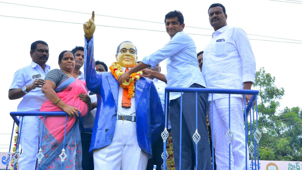 అంబేద్కర్‌ జీవితం స్ఫూర్తిదాయకం