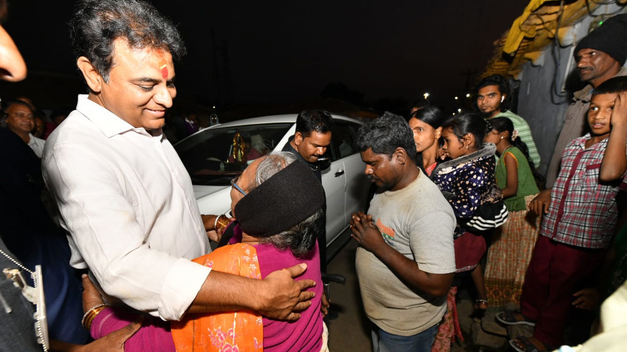 పలుకరిస్తూ.. భరోసానిస్తూ..