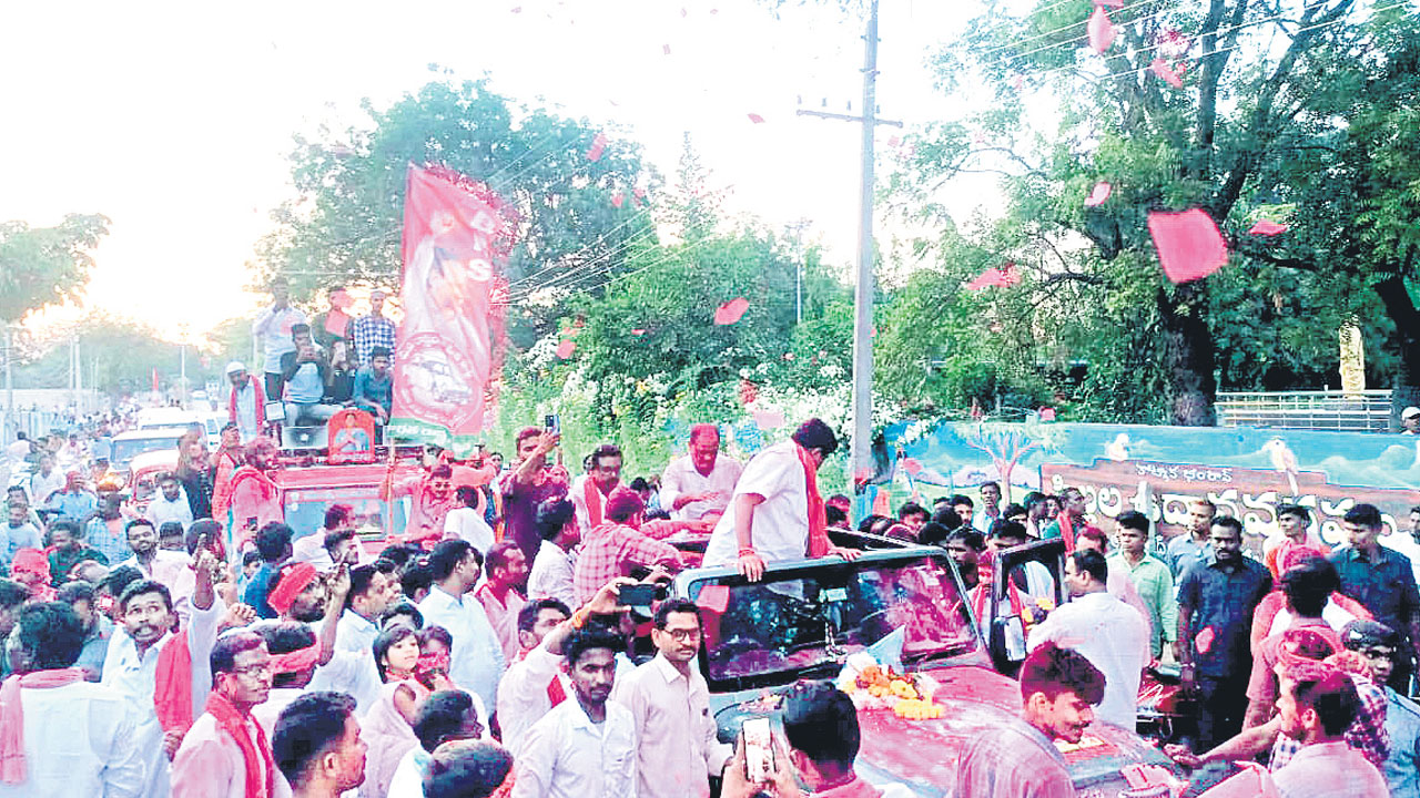 తిరుగులేని ‘గిరి’బిడ్డ