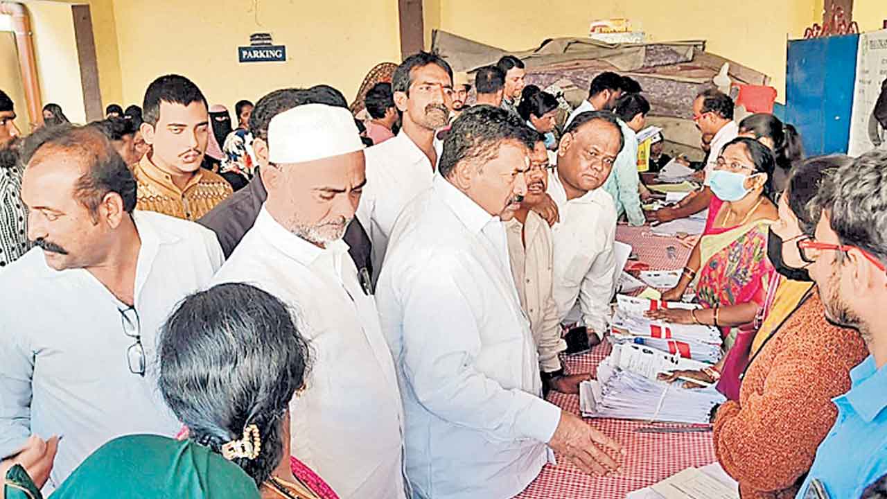 ప్రజలకు ఇబ్బందుల్లేకుండా చర్యలు తీసుకోవాలి