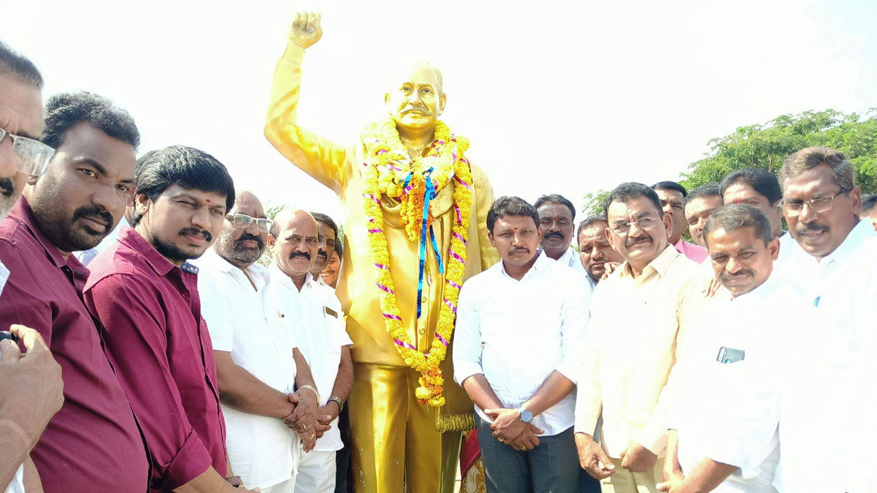 నోముల ఆశయ సాధనకు కృషి చేయాలి
