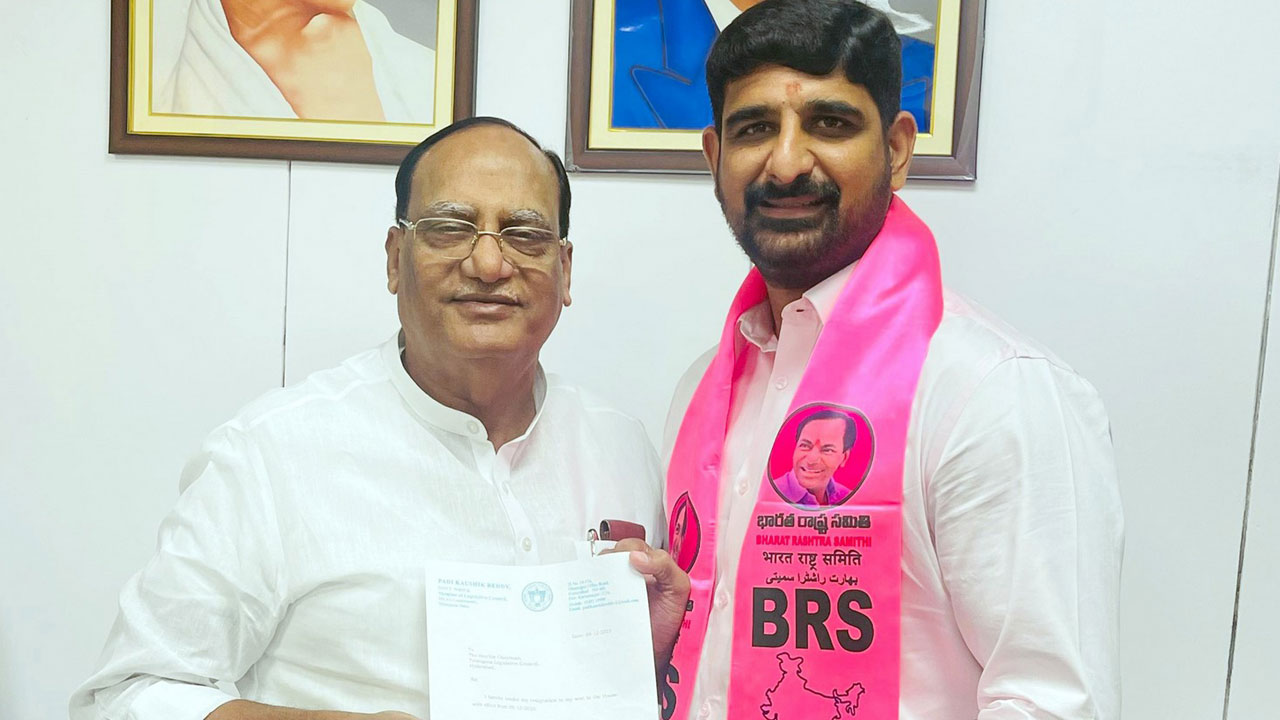 ఎమ్మెల్సీ పదవికి పాడి కౌశిక్‌ రెడ్డి రాజీనామా