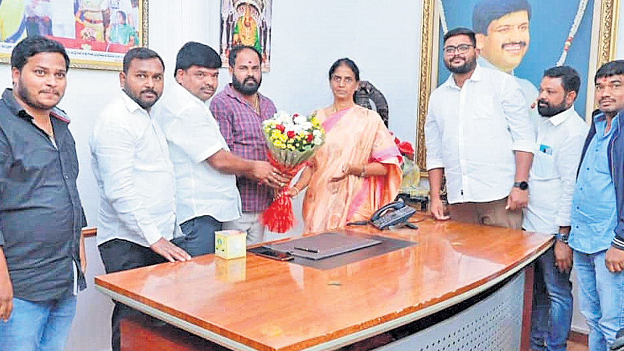 ప్రజలకు అందుబాటులో ఉంటా