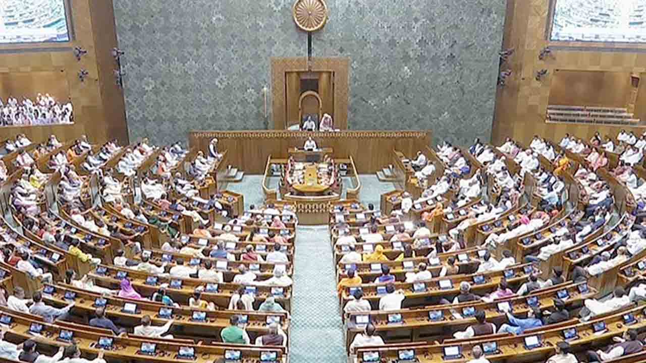 Lok Sabha | భద్రతా ఉల్లంఘన ఘటనపై ఆందోళన.. లోక్‌సభ నుంచి 14 మంది విపక్ష ఎంపీలు సస్సెండ్‌