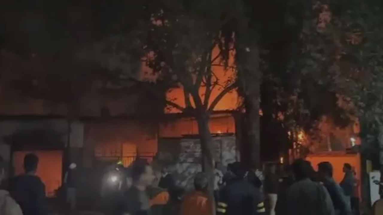 Massiv Fire | హాండ్‌ గ్లవ్స్‌ ఫ్యాక్టరీలో భారీ అగ్నిప్రమాదం.. ఆరుగురు సజీవదహనం