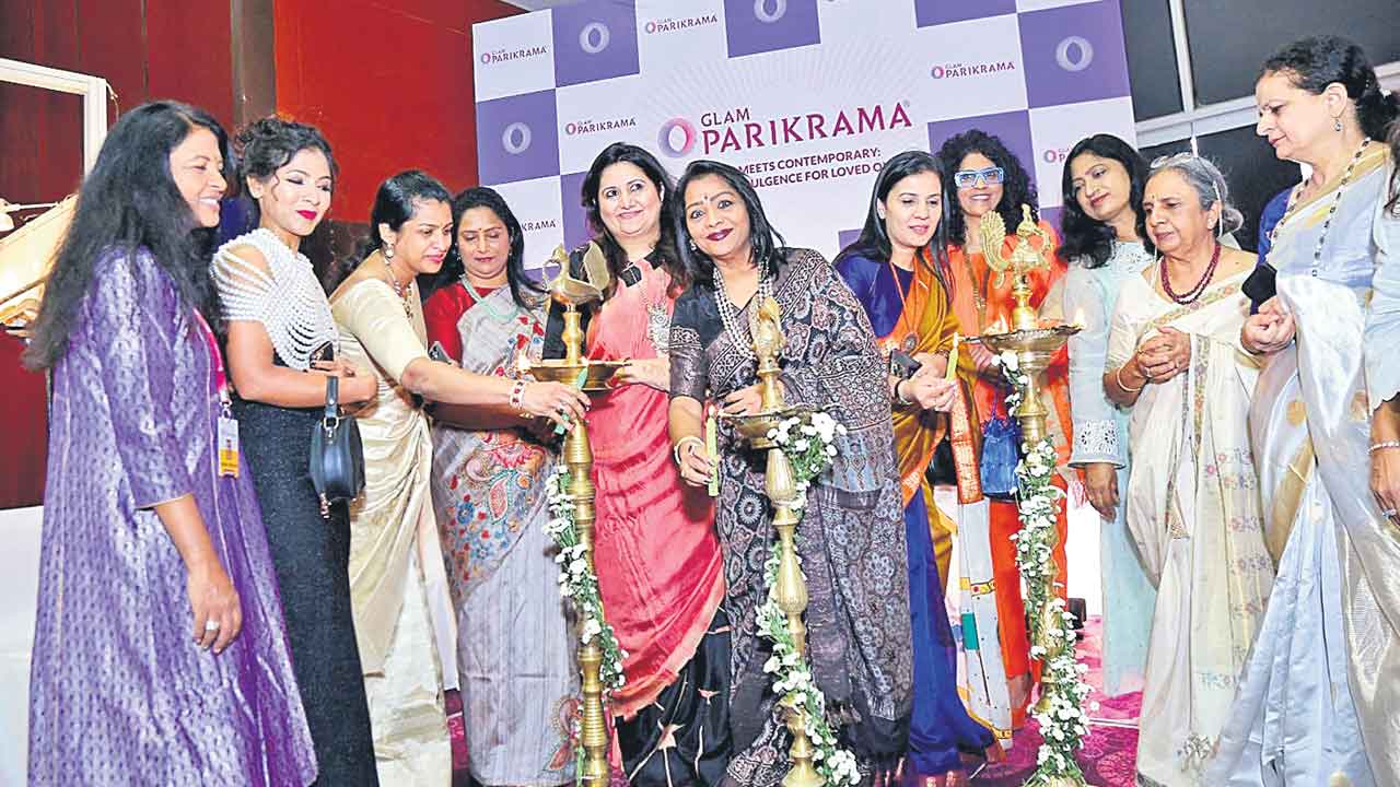 నేత కార్మికులకు చేయూతగా నిలవాలి