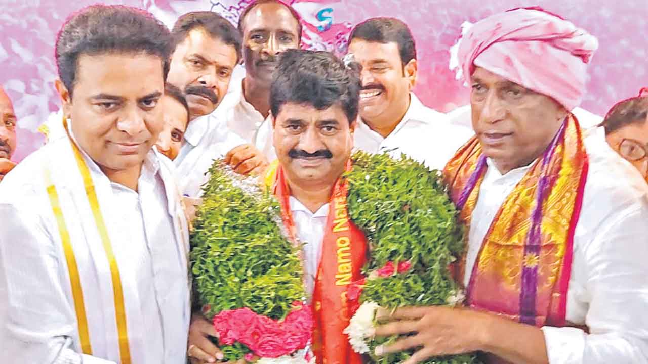 మేయర్‌ జక్క వెంకట్‌రెడ్డి జన్మదిన వేడుకలు